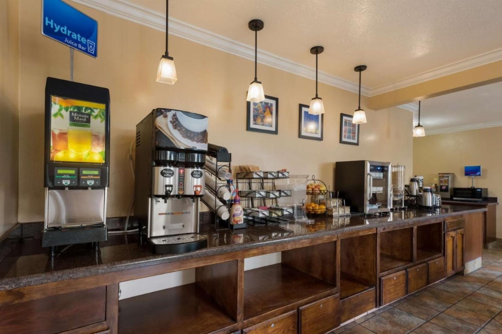  Best Western Salinas Valley Inn & Suites Image 11