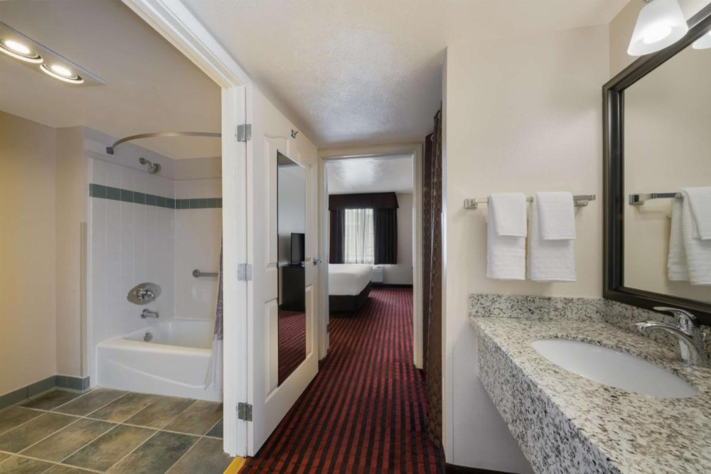  Best Western Salinas Valley Inn & Suites Image 18