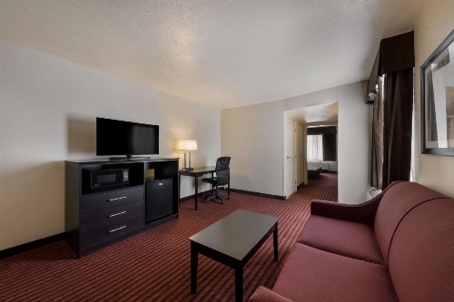  Best Western Salinas Valley Inn & Suites image 2