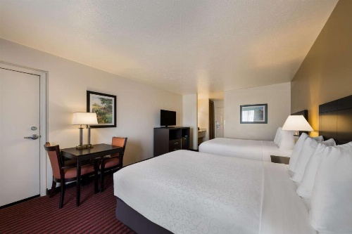  Best Western Salinas Valley Inn & Suites image 27