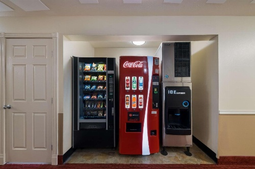  Best Western Salinas Valley Inn & Suites image 4